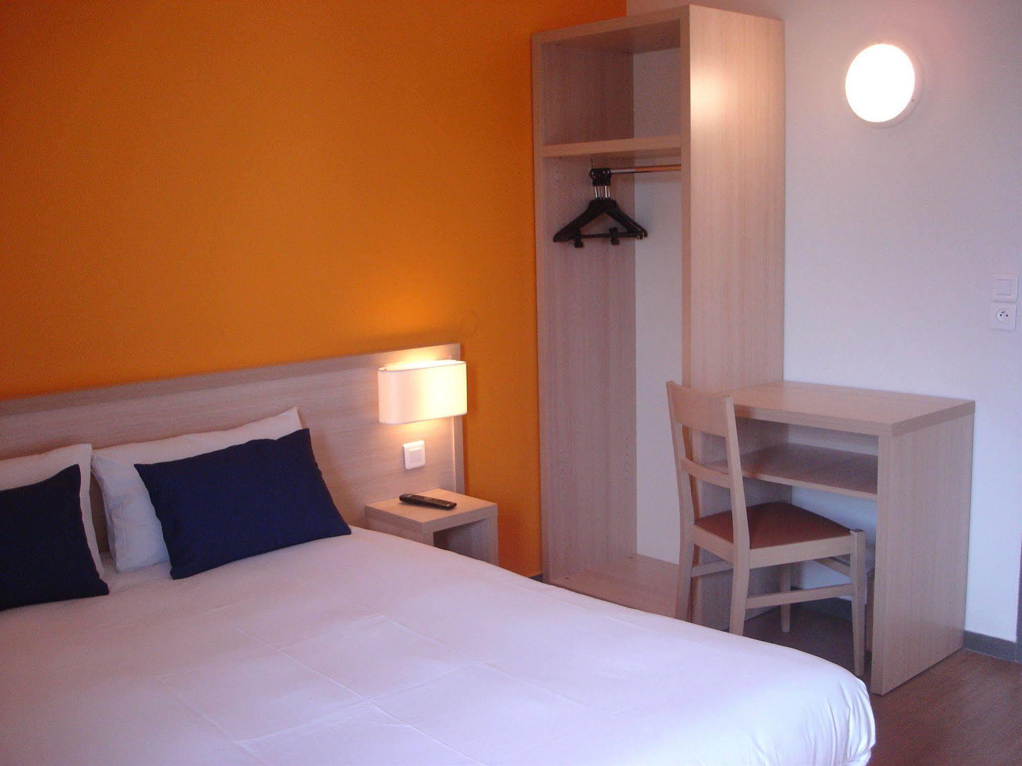 Budget Hotel Melun Sud - Dammarie Les Lys Esterno foto