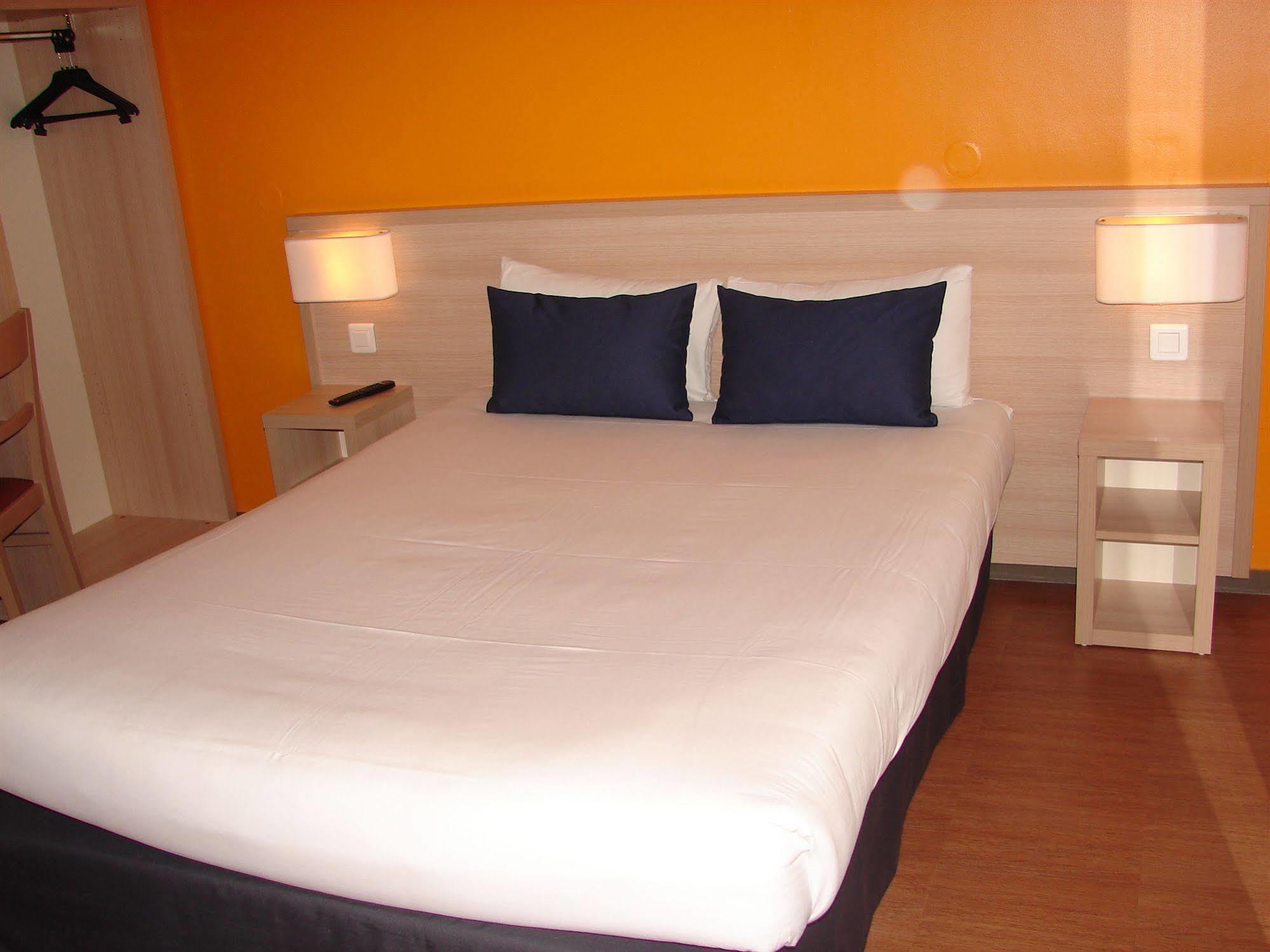 Budget Hotel Melun Sud - Dammarie Les Lys Esterno foto
