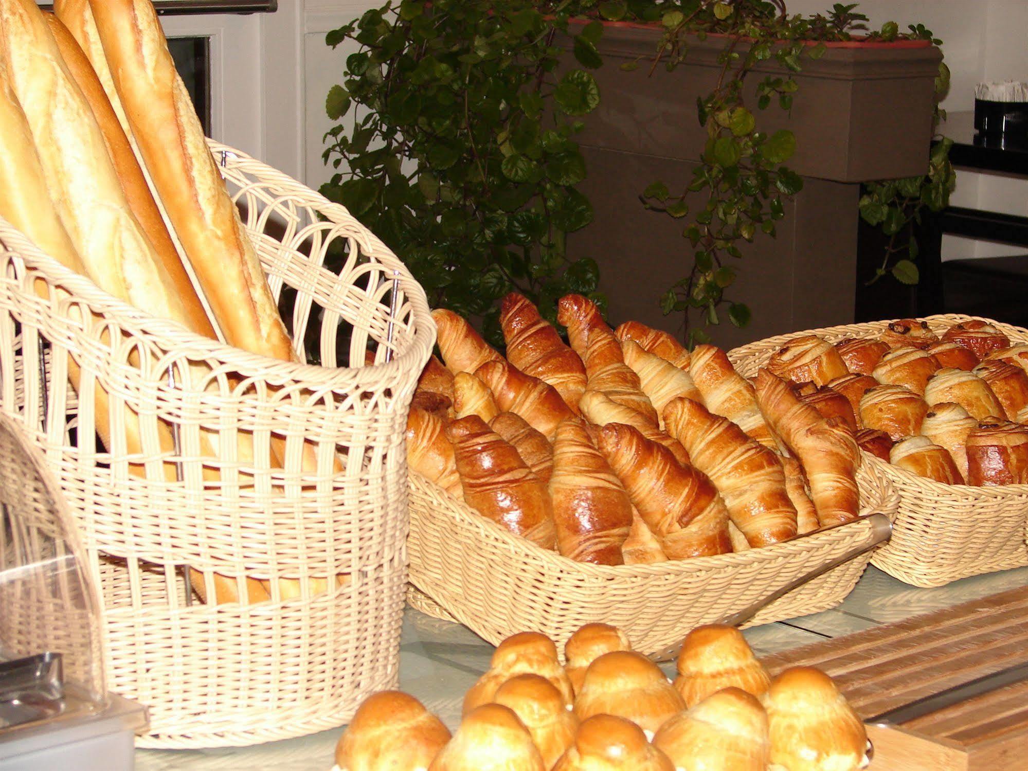 Budget Hotel Melun Sud - Dammarie Les Lys Esterno foto